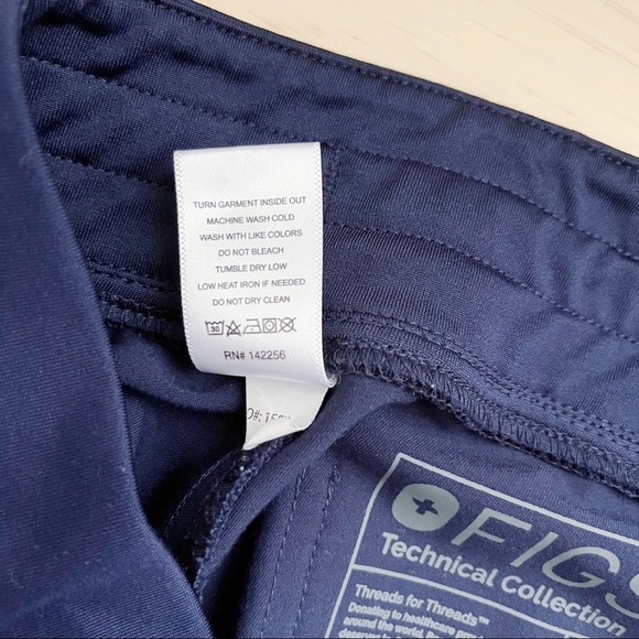 FIGS • Zamora™ Jogger Scrub Pants in Navy Blue, Size XS Petite - Picture 14 of 16